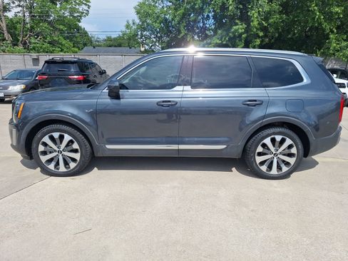 Used 2020 Kia Telluride EX w/ EX Premium Package FWD image 3