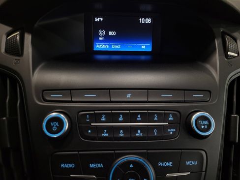 Used 2018 Ford Focus SE image 25