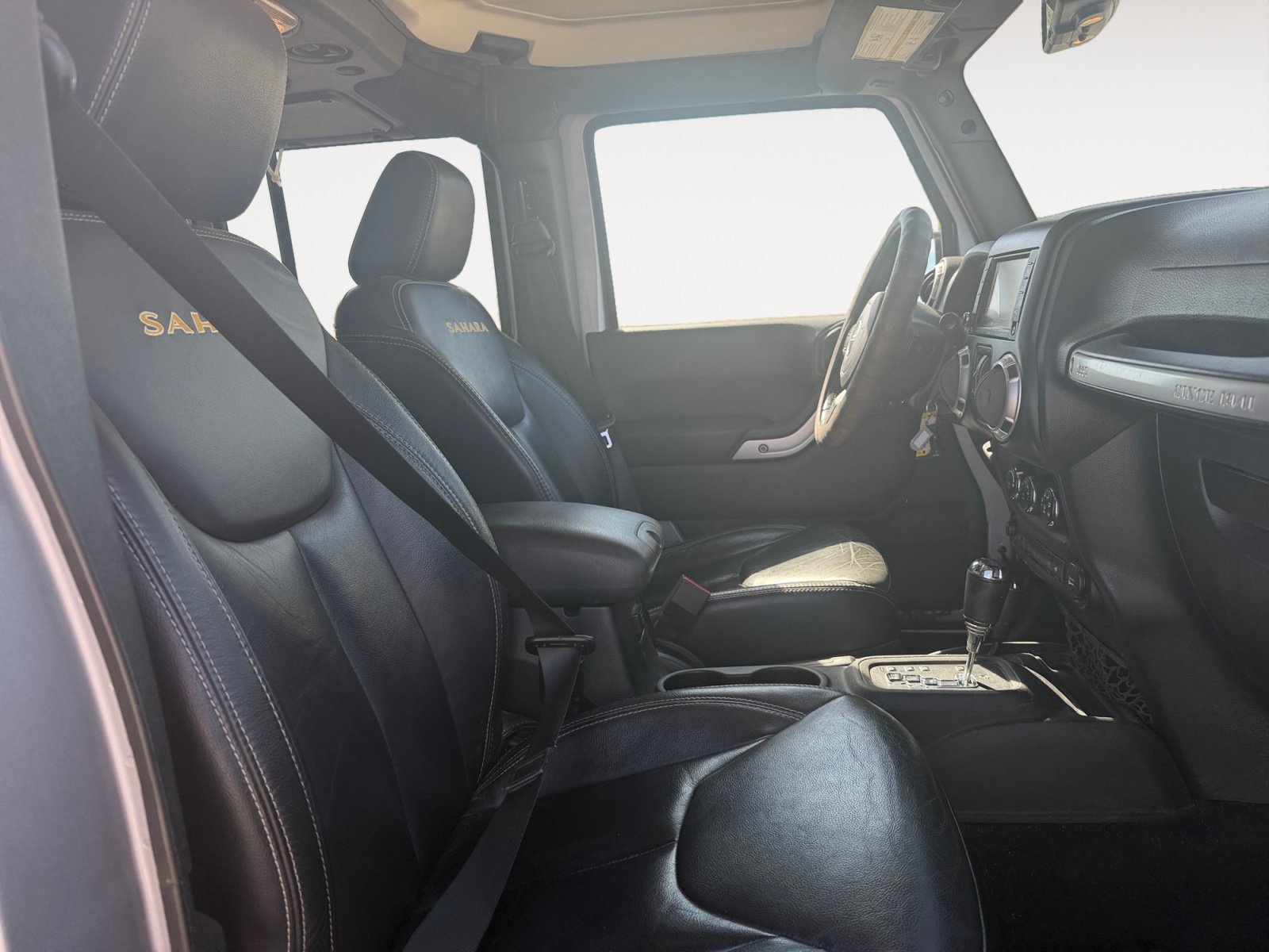 Used 2015 Jeep Wrangler Unlimited Sahara AWD/4WD image 15