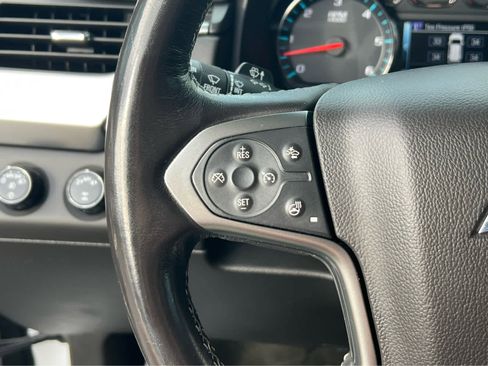 Used 2018 Chevrolet Suburban LT image 34