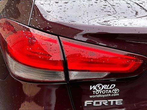 Used 2018 Kia Forte LX FWD image 27