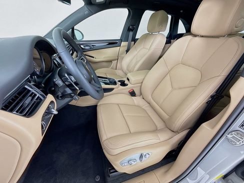 New 2026 Porsche Macan image 5
