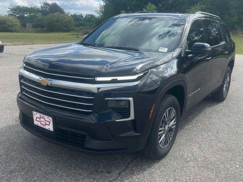 New 2026 Chevrolet Traverse LT FWD image 2