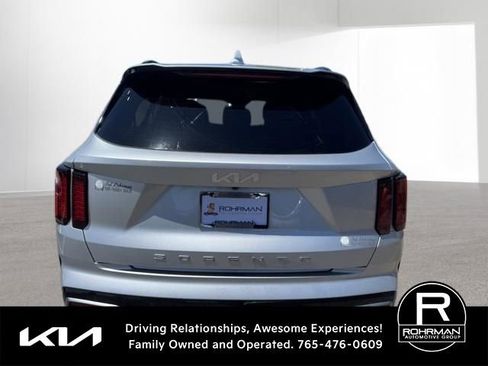 Used 2022 Kia Sorento S FWD image 5