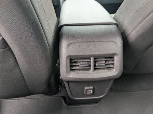 Used 2020 Chevrolet Equinox LT image 19