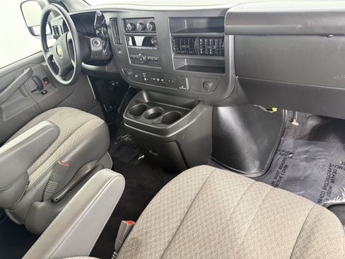 Used 2025 Chevrolet Express 3500 LT w/ LT Preferred Equipment Group RWD image 11