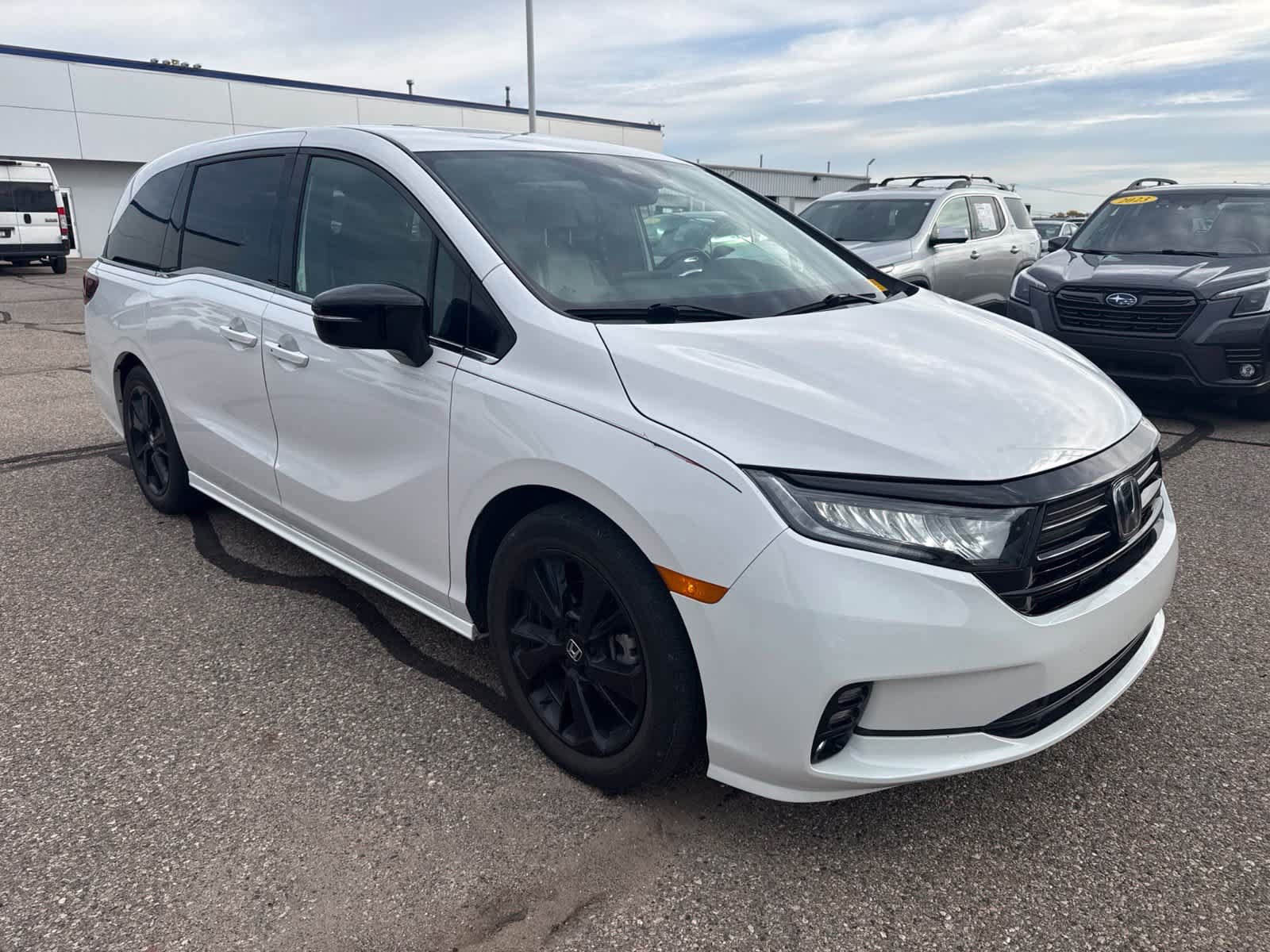 Used 2023 Honda Odyssey Sport image 4