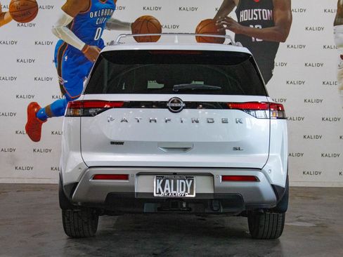Used 2025 Nissan Pathfinder SL w/ SL Premium Package FWD image 24