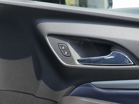 Used 2022 Chevrolet Bolt EUV Premier image 32