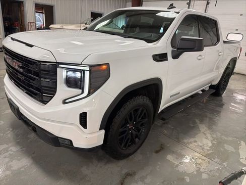 Used 2022 GMC Sierra 1500 Elevation image 3