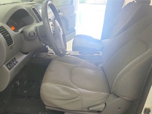 Used 2021 Nissan Frontier SV w/ Midnight Edition Floor Mats AWD/4WD image 23