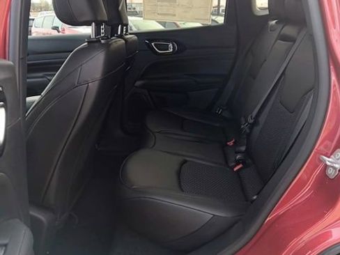 New 2026 Jeep Compass Latitude image 11