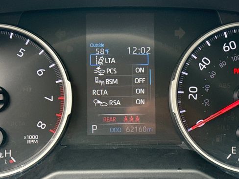 Used 2020 Toyota RAV4 XLE w/ XLE Grade Weather Package FWD image 33