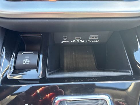 Certified 2025 Subaru Outback Premium image 35