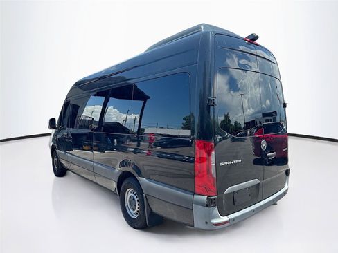 Used 2022 Mercedes-Benz Sprinter 2500 image 3