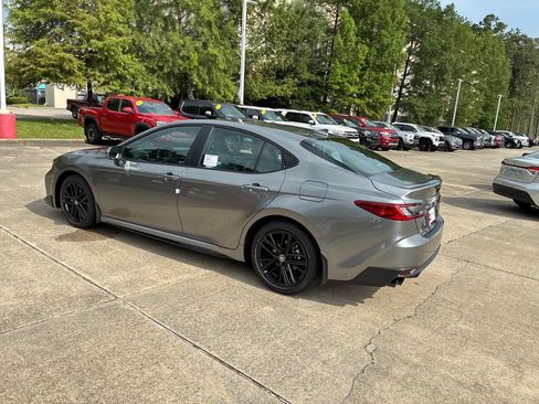 New 2026 Toyota Camry SE FWD image 3