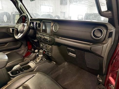 Used 2021 Jeep Wrangler Unlimited Sahara w/ Uconnect 4C Nav & Sound Group image 10