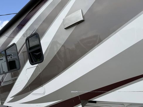 Used 2019 Ford E-450 and Econoline 450 Super Duty w/ Motorhome Prep Package RWD image 10