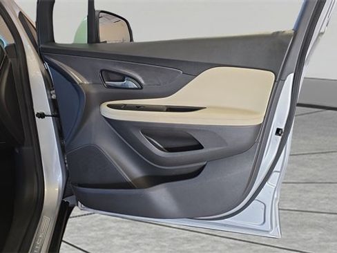 Used 2022 Buick Encore Preferred w/ Safety Package image 15