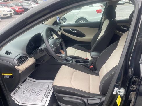 Used 2018 Hyundai Elantra GT FWD image 10