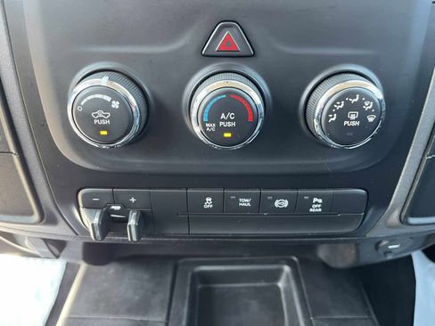 Used 2018 RAM 2500 Tradesman w/ Chrome Appearance Group image 22