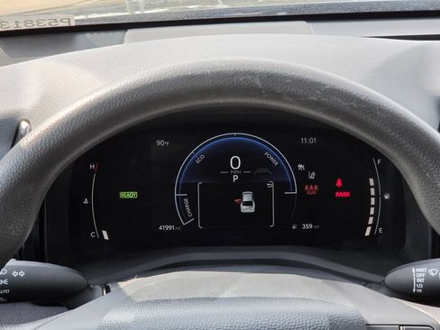 Used 2025 Toyota Camry LE w/ Convenience Package FWD image 16