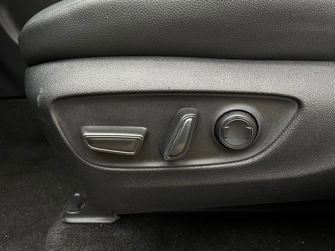 Used 2025 Toyota Grand Highlander FWD image 11