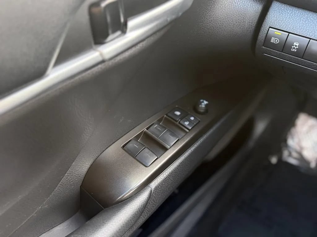 Used 2024 Toyota Camry SE FWD image 9