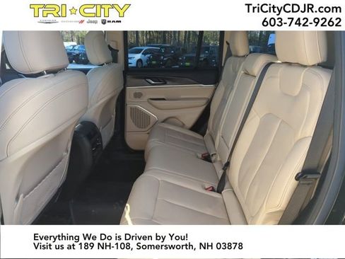 Used 2022 Jeep Grand Cherokee Limited image 30