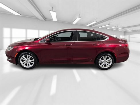 Used 2015 Chrysler 200 Limited w/ Convenience Group image 3