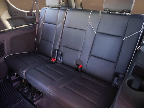 Used 2025 Cadillac Escalade ESV Premium Luxury RWD image 25