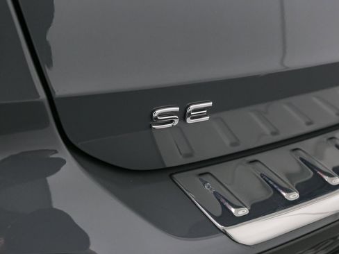 Used 2023 Volkswagen Taos SE image 13