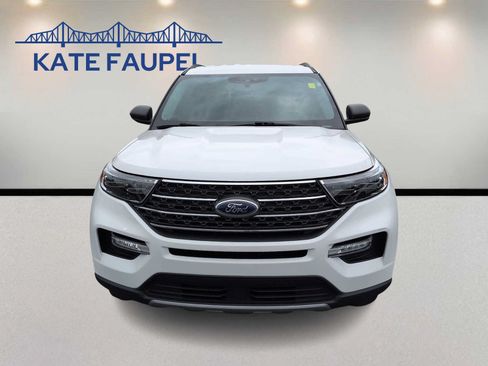Used 2022 Ford Explorer XLT w/ Equipment Group 202A AWD/4WD image 2