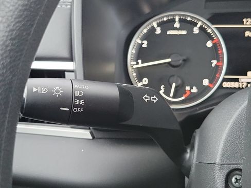 Used 2026 Mitsubishi Outlander ES FWD image 31