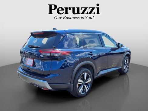 Used 2024 Nissan Rogue SL w/ SL Premium Package AWD/4WD image 3