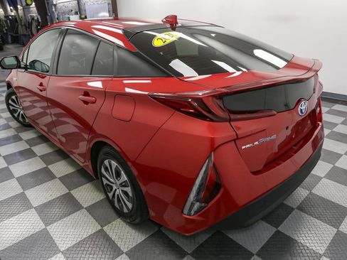 Used 2020 Toyota Prius Prime XLE image 12
