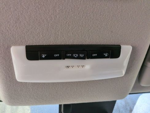 Used 2023 Nissan Versa SR w/ Trunk Package image 24