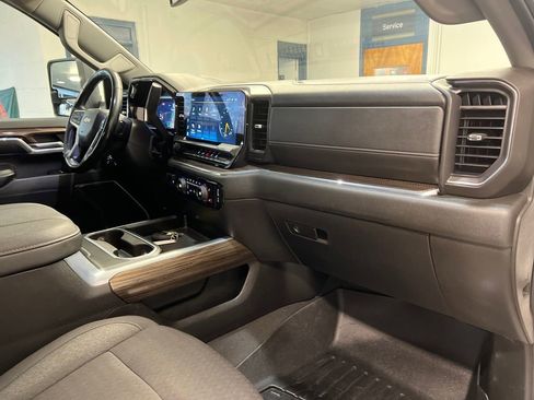Used 2024 Chevrolet Silverado 2500 LT image 46