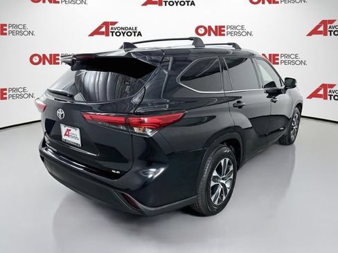 Used 2022 Toyota Highlander XLE FWD image 7