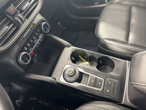 Used 2022 Ford Escape SEL image 19