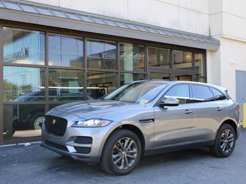 Used 2020 Jaguar F-PACE Premium image 1