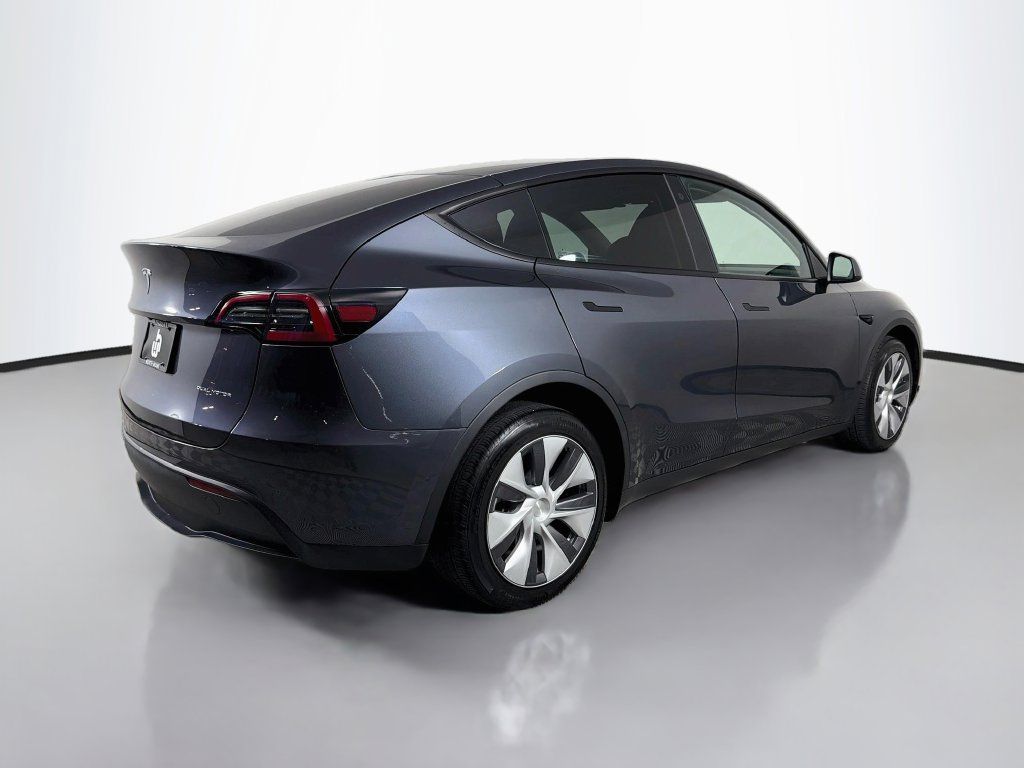 Used 2022 Tesla Model Y Long Range AWD/4WD image 5