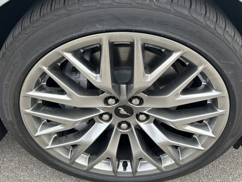 Used 2025 Ford Mustang GT Premium image 15