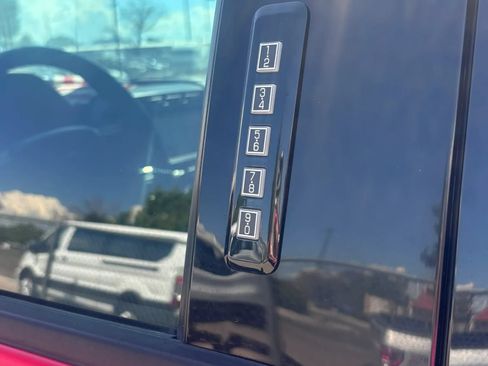 Used 2018 Ford F150 Raptor w/ Equipment Group 802A Luxury AWD/4WD image 9
