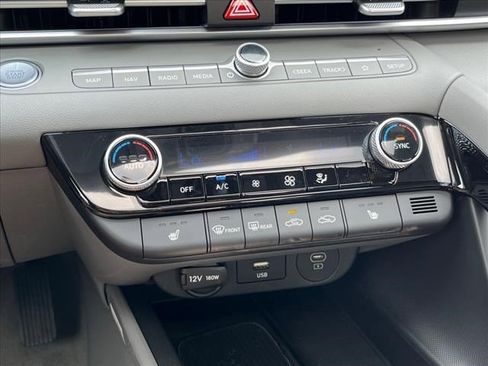 New 2024 Hyundai Elantra SEL w/ Convenience Package image 19
