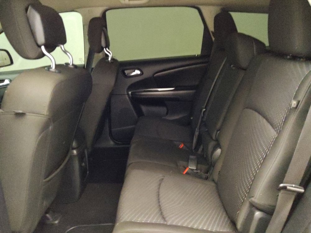 Used 2019 Dodge Journey SE w/ Connectivity Group FWD image 18