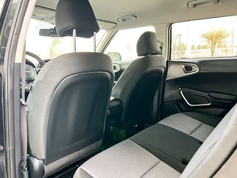 Certified 2023 Kia Soul LX w/ LX Technology Package image 12