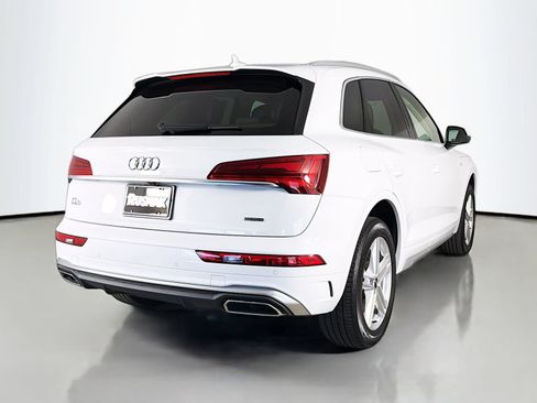 Used 2023 Audi Q5 e Premium w/ Convenience Package AWD/4WD image 7
