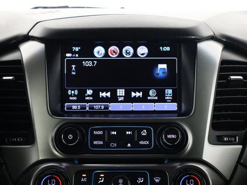 Used 2019 Chevrolet Tahoe 2WD w/ Enhanced Driver Alert Package image 29