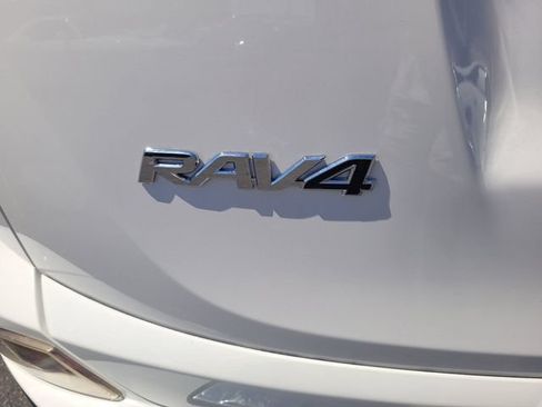 Used 2017 Toyota RAV4 XLE w/ Plus Extra Value Package FWD image 10